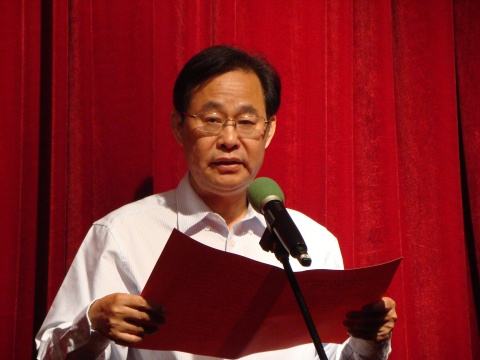 第一完全學(xué)校總校長(zhǎng)王連照