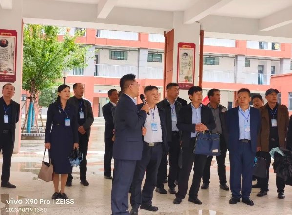 高新區(qū)開展中小學校管理“大觀摩、大評比、大提升”活動